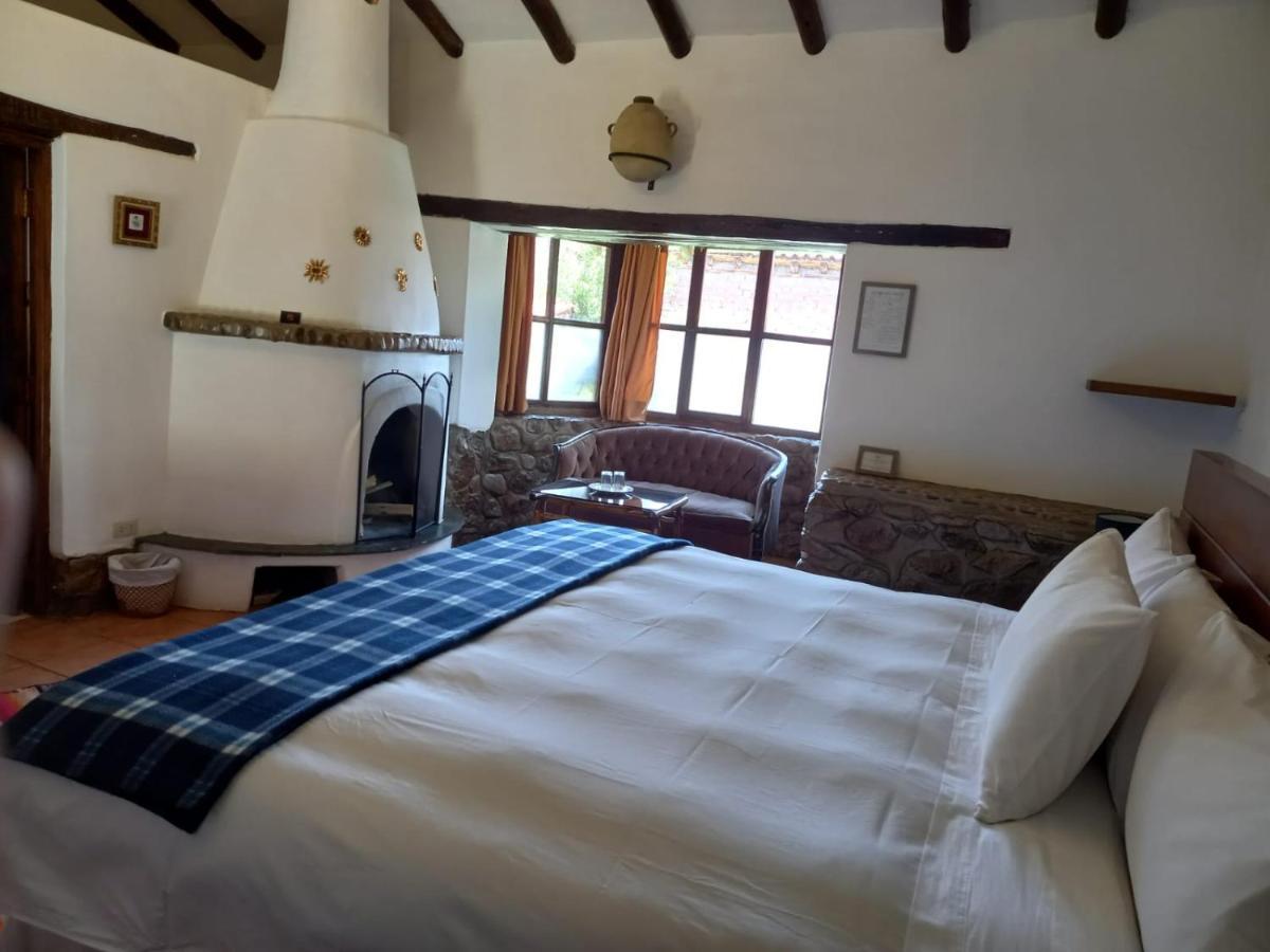 Lizzy Wasi Urubamba Hotel Exterior photo