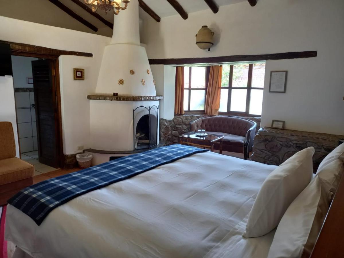 Lizzy Wasi Urubamba Hotel Exterior photo