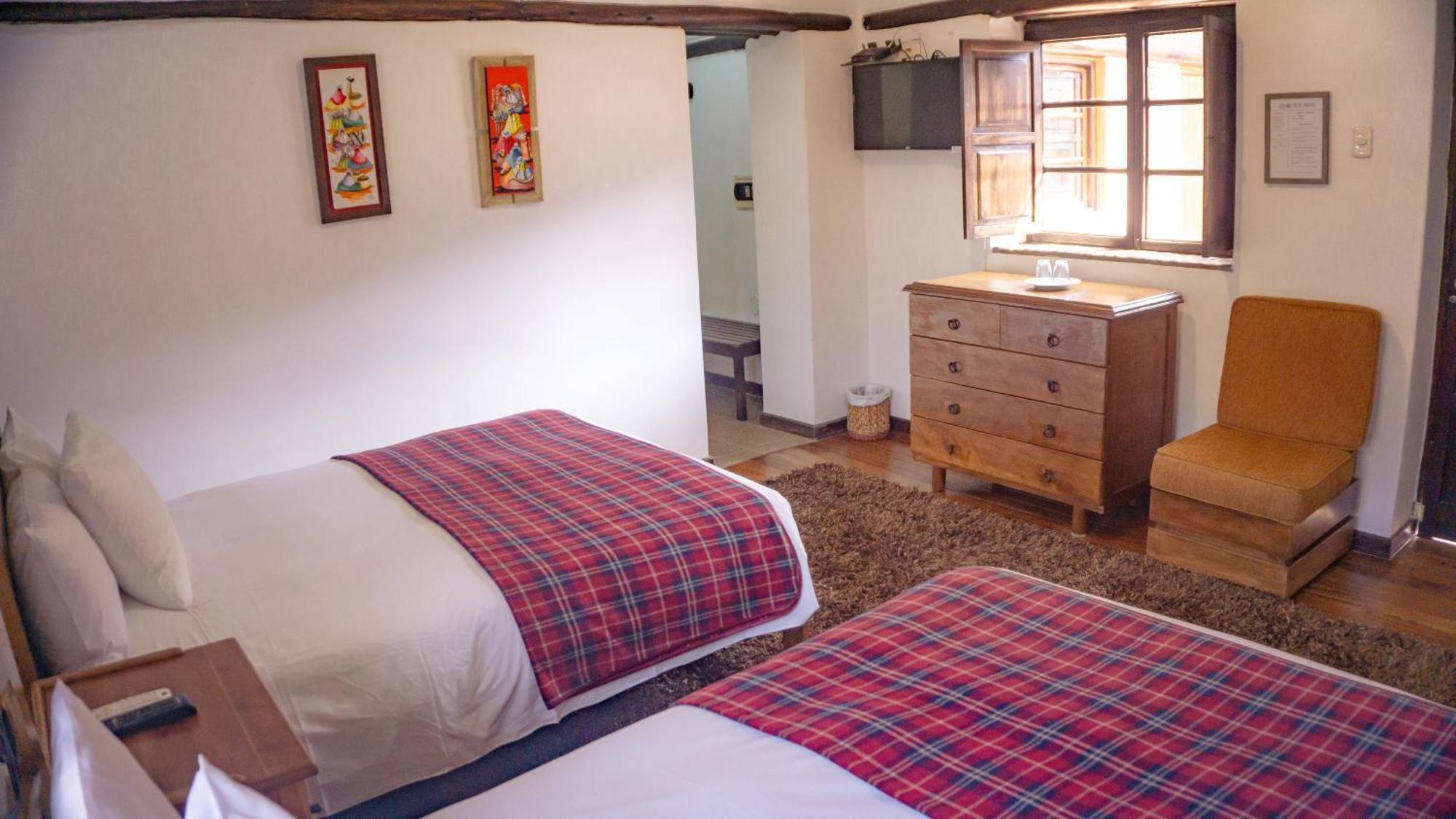 Lizzy Wasi Urubamba Hotel Exterior photo