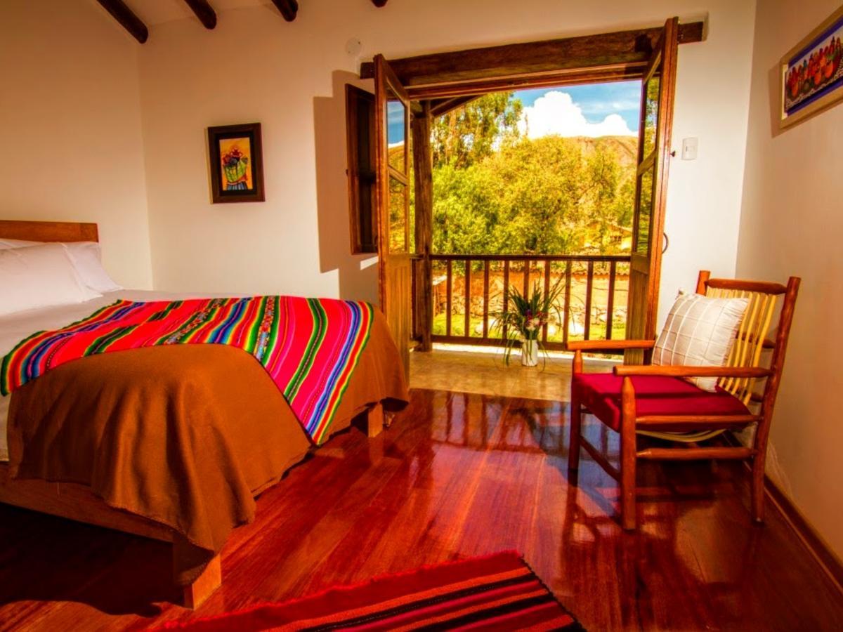 Lizzy Wasi Urubamba Hotel Exterior photo