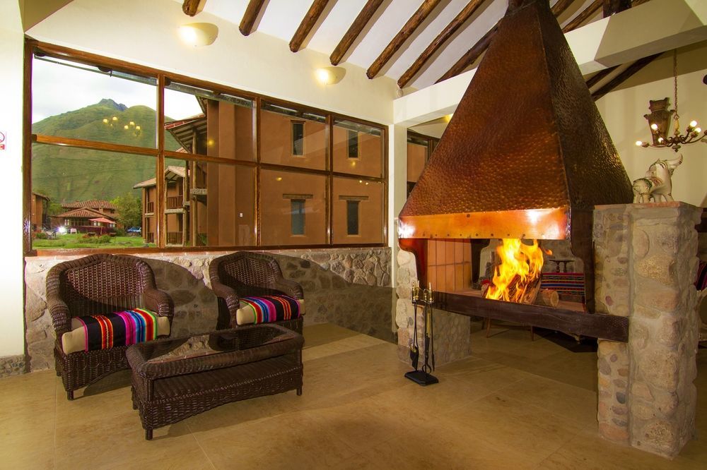 Lizzy Wasi Urubamba Hotel Exterior photo