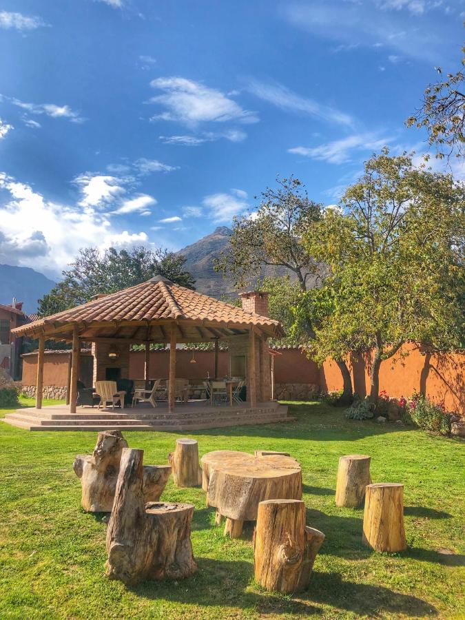Lizzy Wasi Urubamba Hotel Exterior photo